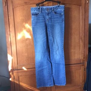 Women’s Gap blue jeans 30/10r flare legs